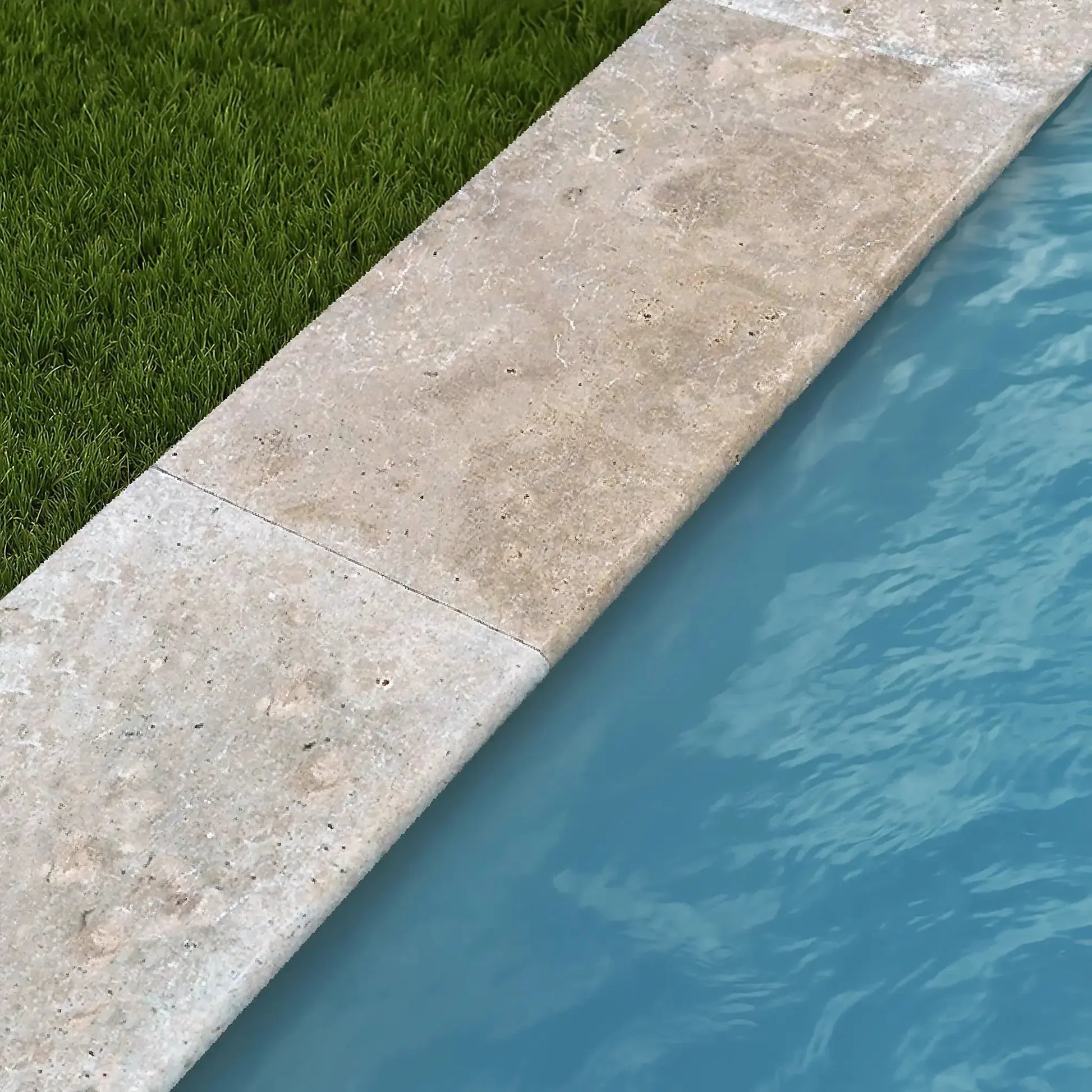 Margelle travertin rustic 61X33X3 en 1/2 rond